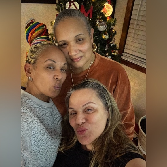 Co host hour every hour to a one and half new host will come on. - Picture 5 of 10